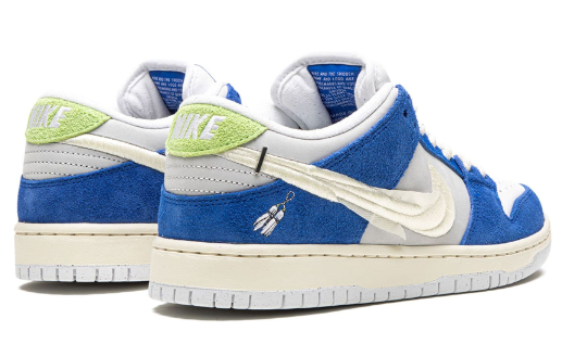 Tênis x Fly Streetwear SB Dunk Low "Gardenia"