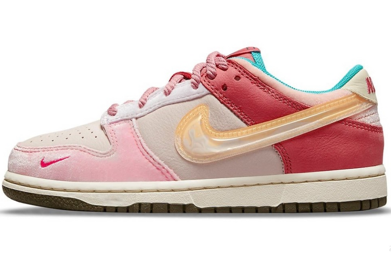 Dunk Mid "Strawberry Milk"